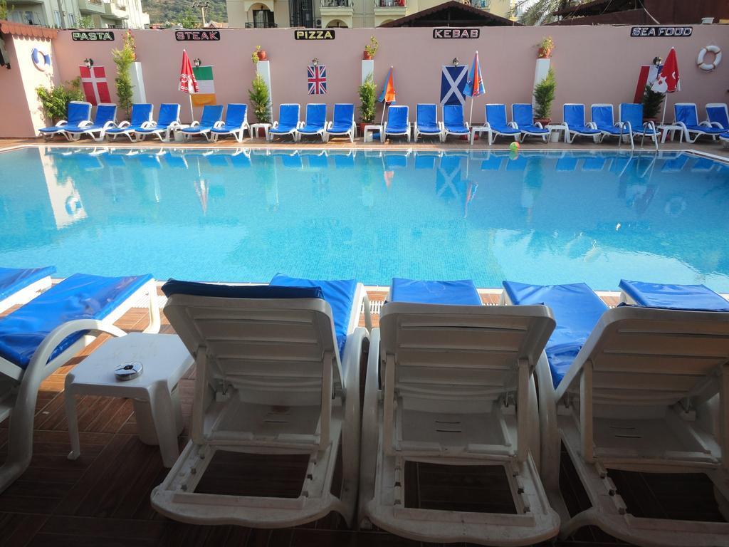 Club Chicago Hotel มาร์มาริส ภายนอก รูปภาพ