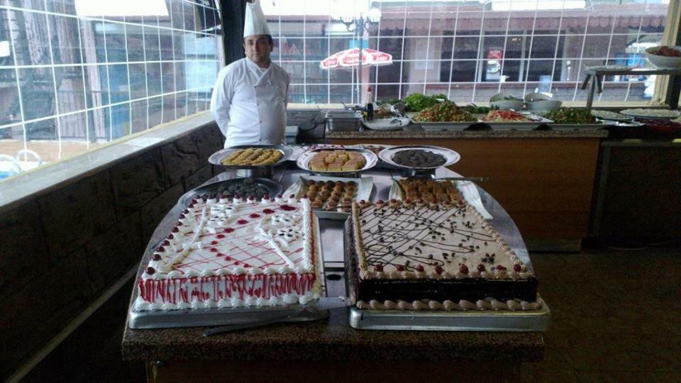 Club Chicago Hotel มาร์มาริส ภายนอก รูปภาพ